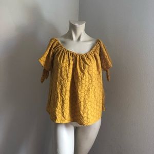Universal thread yellow mustard top